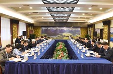 Canciller vietnamita se reúne con dirigente de la provincia china de Guangxi