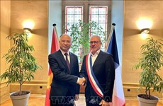 Ciudad francesa impulsa cooperación con las localidades vietnamitas