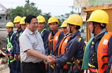 Premier revisa varios proyectos de infraestructura en Thua Thien-Hue