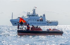 Guardacostas vietnamita e india realizan ejercicio conjunto de respuesta a derrames de petróleo
