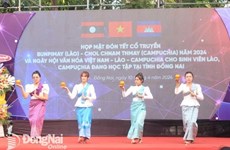 Celebran fiesta tradicional del Año Nuevo para estudiantes laosianos y camboyanos