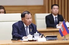 Felicitan a Say Chhum por su nombramiento como asesor del rey de Camboya