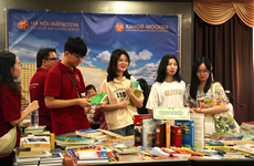 Feria del libro promueve la cultura lectora entre estudiantes vietnamitas en Rusia