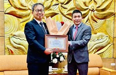Confieren insignia “Por la paz y la amistad entre los pueblos” al embajador japonés