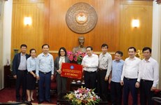 Empresas e individuos vietnamitas apoyan el combate contra COVID-19