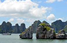 Bahía de Ha Long – maravilla natural en la tierra minera