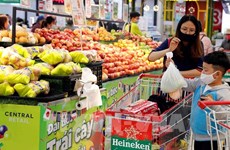 Canales minoristas vietnamitas lanzan promociones para satisfacer demanda de compras de fin de año