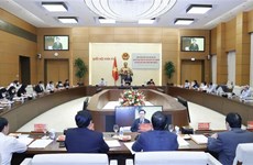 Exige presidente del Parlamento vietnamita adoptar con cautela resoluciones sobre la tierra 