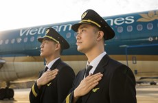 Vietnam Airlines inaugura escuela de pilotos de aviación 