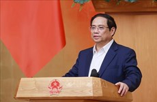 Premier de Vietnam propone orientaciones para tareas socioeconómicas importantes 
