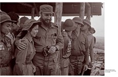 Presentan libro “Fidel Castro - Nuestra Sangre Por Vietnam”