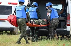 Fuerzas de paz vietnamitas y extranjeras muestran habilidades de respuesta a emergencias