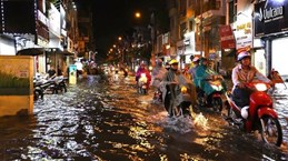 Registran inundaciones en diferentes zonas en Hanoi debido a aguacero