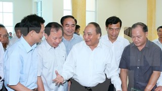 Primer ministro de Vietnam visita provincia afectada por tormenta
