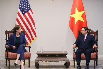 Primer ministro de Vietnam recibe a directora de USAID 