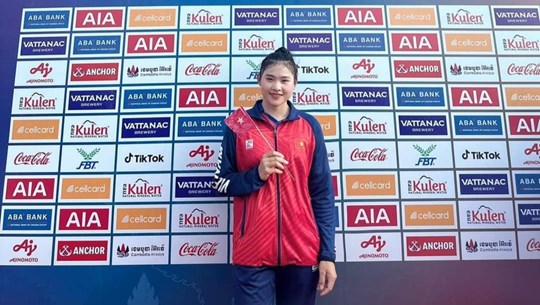 Deportista vietnamita gana oro en torneo asiático de piragüismo