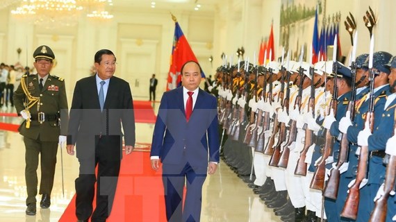 Gira por Camboya y Laos del premier vietnamita contribuye a enriquecer lazos tradicionales