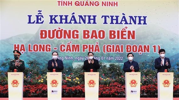 Primer ministro vietnamita asiste a inauguración de obras clave en Quang Ninh