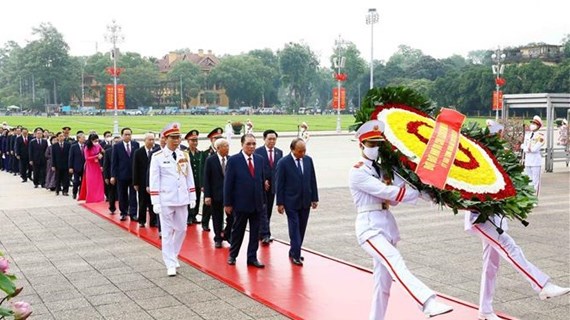 Rinden homenaje al Presidente Ho Chi Minh en ocasión del 132 aniversario de su natalicio
