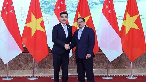 Premier de Vietnam propone medidas para agilizar asociación estratégica con Singapur