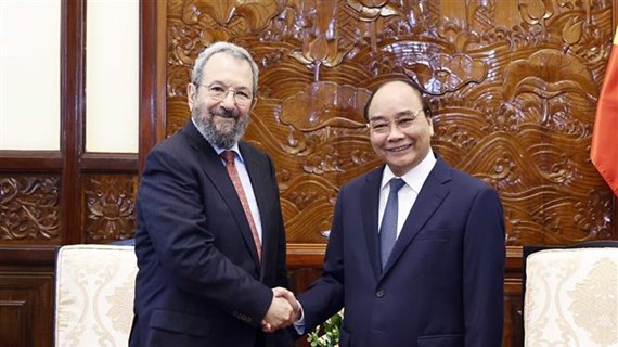 Presidente de Vietnam recibe al exprimer ministro israelí Ehud Barak