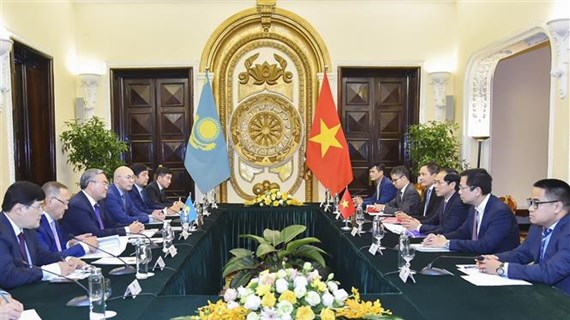 Robustecen cooperación multifacética entre Vietnam y  Kazajistán 