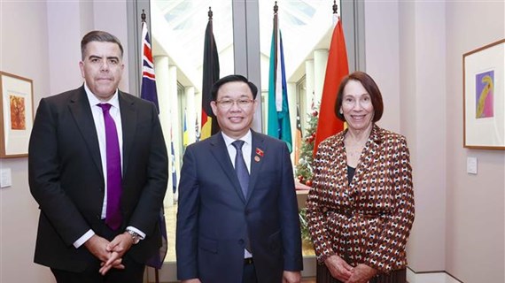 Presidente del Parlamento vietnamita se reúne con dirigentes legislativos australianos