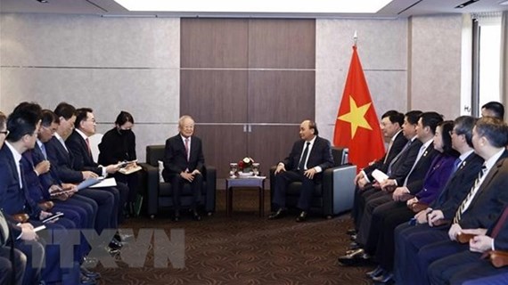 Presidente recibe a grupos sucoreanos con operaciones comerciales en Vietnam