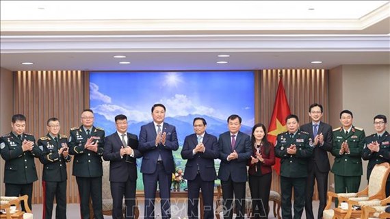 Vietnam y Mongolia robustecen cooperación en defensa 