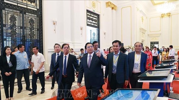 Premier: Khanh Hoa debe movilizar al máximo recursos para el desarrollo 