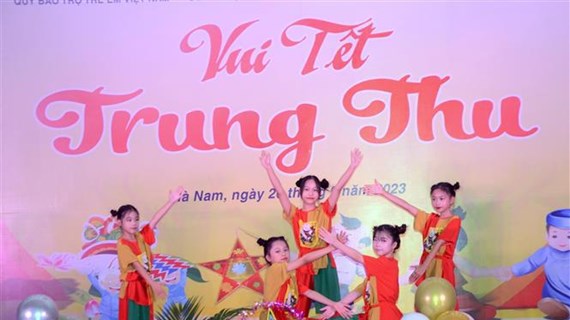 Presidente vietnamita envía felicitación a niños por la Fiesta de Medio Otoño