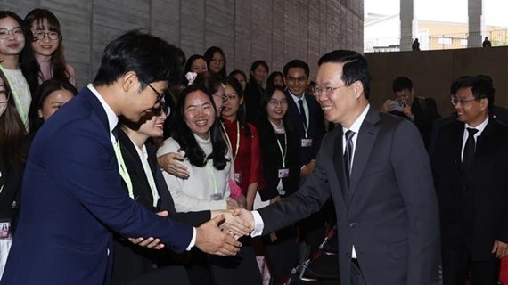 Presidente vietnamita visita la Universidad de Kyushu
