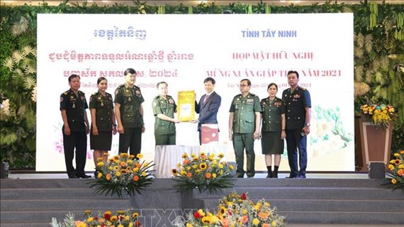 Provincias de Vietnam y Camboya promueven nexos de cooperación