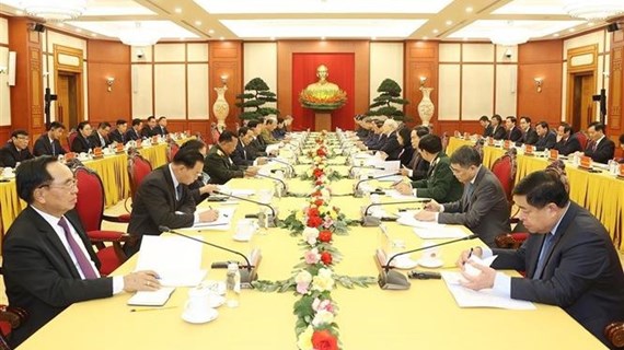  Vietnam y Laos continúan profundizando vínculos especiales