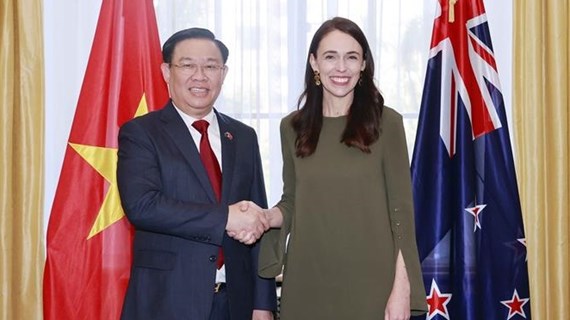 Titular del Parlamento vietnamita se reúne con primera ministra de Nueva Zelanda 