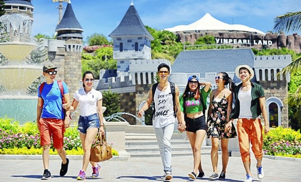 Flujo de turistas internacionales en Vietnam continua aumentando en agosto hinh anh 1