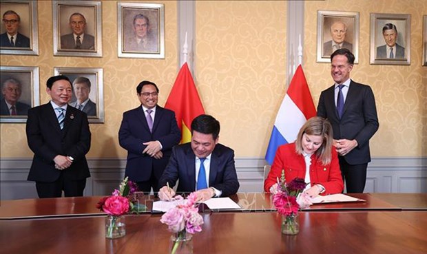 Paises Bajos quiere cooperar con Vietnam por beneficio mutuo de los pueblos hinh anh 2