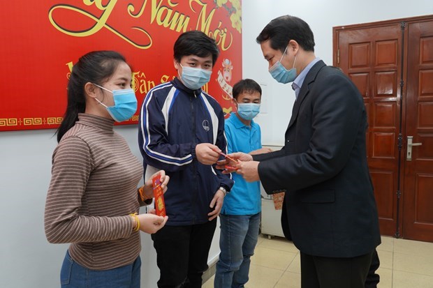 Diversas actividades para ayudar a estudiantes extranjeros a celebrar el Tet en Vietnam hinh anh 1