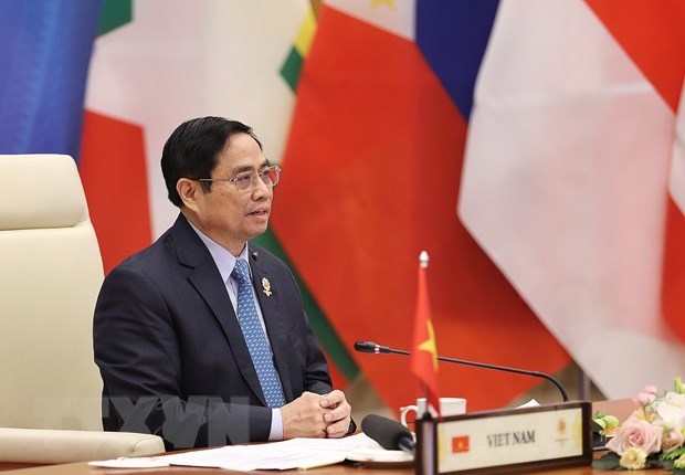 Primer ministro de Vietnam cumple intensa agenda en primer dia de Cumbres 38 y 39 de la ASEAN hinh anh 2