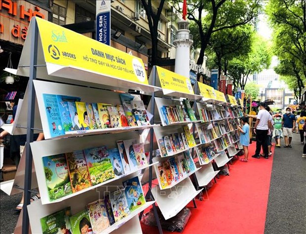 Vietnam por utilizar tecnologia digital para preservar obras de literatura popular hinh anh 1