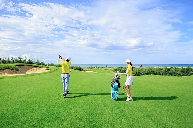 Província de Khanh Hoa promoverá o desenvolvimento do turismo de golfe hinh anh 2