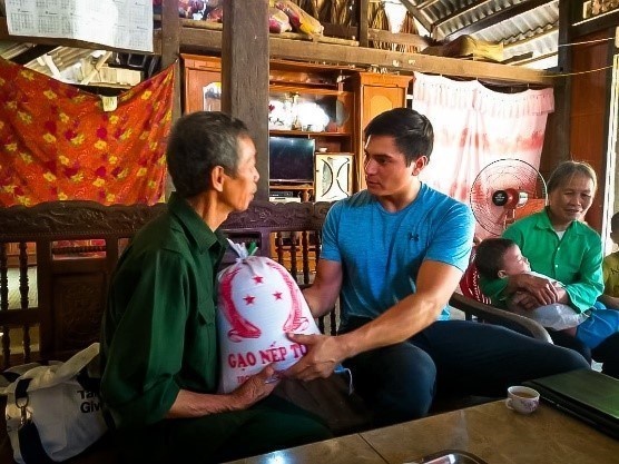 El maestro norteamericano y su proyecto de asistencia a pobres en Vietnam hinh anh 1