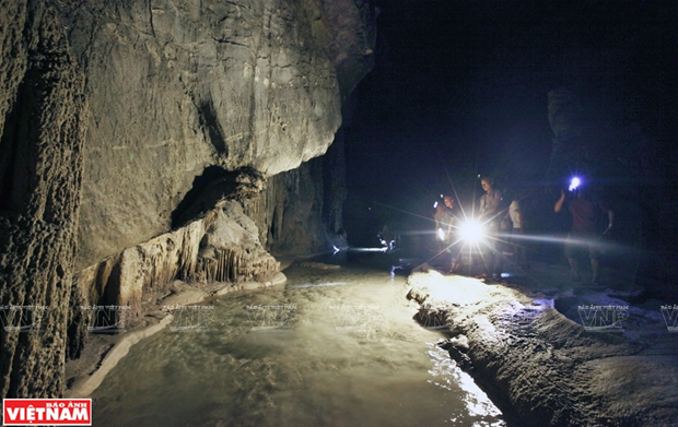 Una experiencia por la cueva Thien Duong en la provincia vietnamita de Quang Binh hinh anh 9