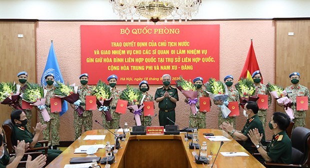 Otros 10 oficiales de Vietnam se incorporan a misiones de paz de ONU hinh anh 1