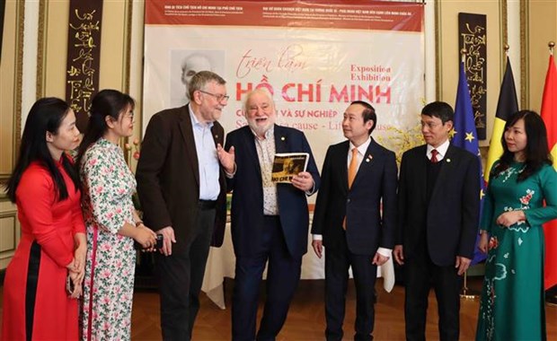 Eruditos belgas elogian al Presidente Ho Chi Minh, gran lider del pueblo vietnamita hinh anh 2