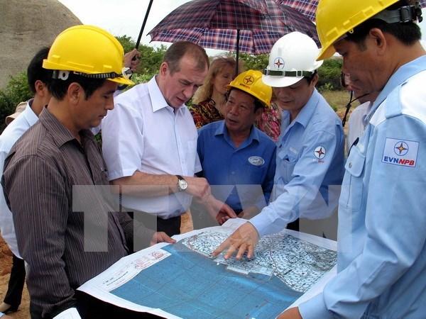 Rusia y Vietnam firman acuerdo marco de construccion de planta nuclear hinh anh 1