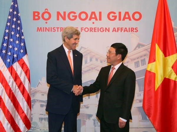John Kerry apoya una mayor apertura del mercado para Vietnam hinh anh 1