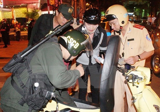 Ciudad Ho Chi Minh honra aportes de la policia hinh anh 1