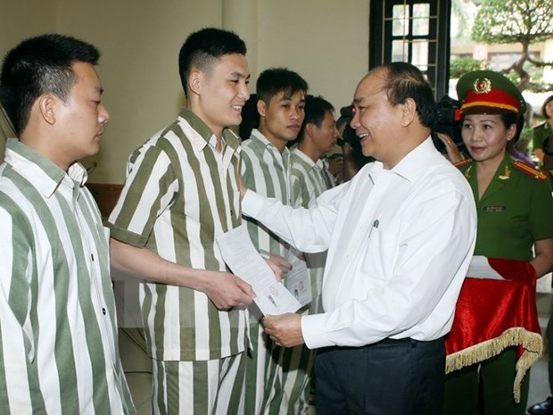 Miles de reos en Vietnam beneficiados hoy con amnistia hinh anh 2