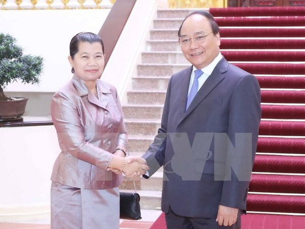 Vicepremier vietnamita recibe a homologa cambodiana hinh anh 1
